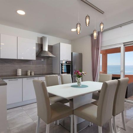 Luxury Apartment Nora Подстрана Экстерьер фото