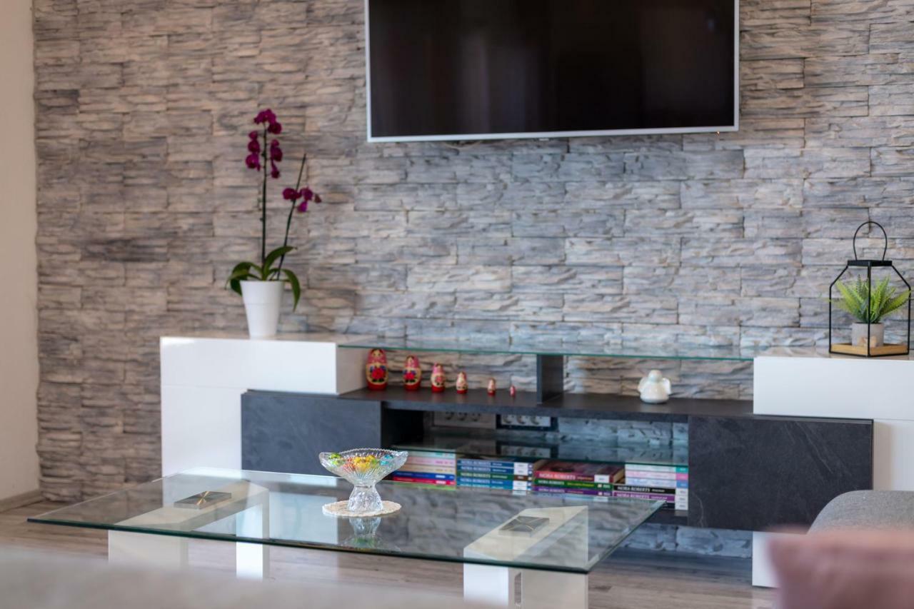 Luxury Apartment Nora Подстрана Экстерьер фото