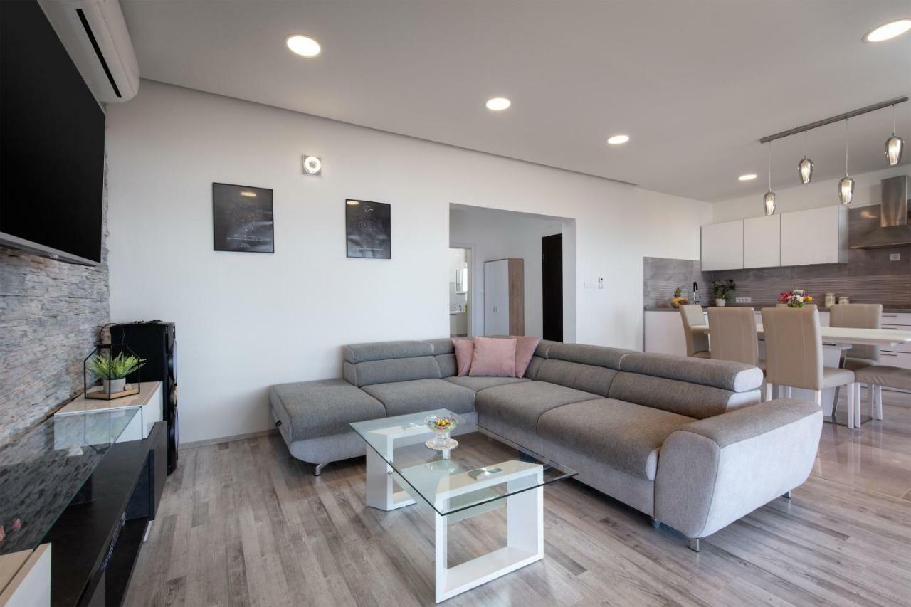 Luxury Apartment Nora Подстрана Экстерьер фото