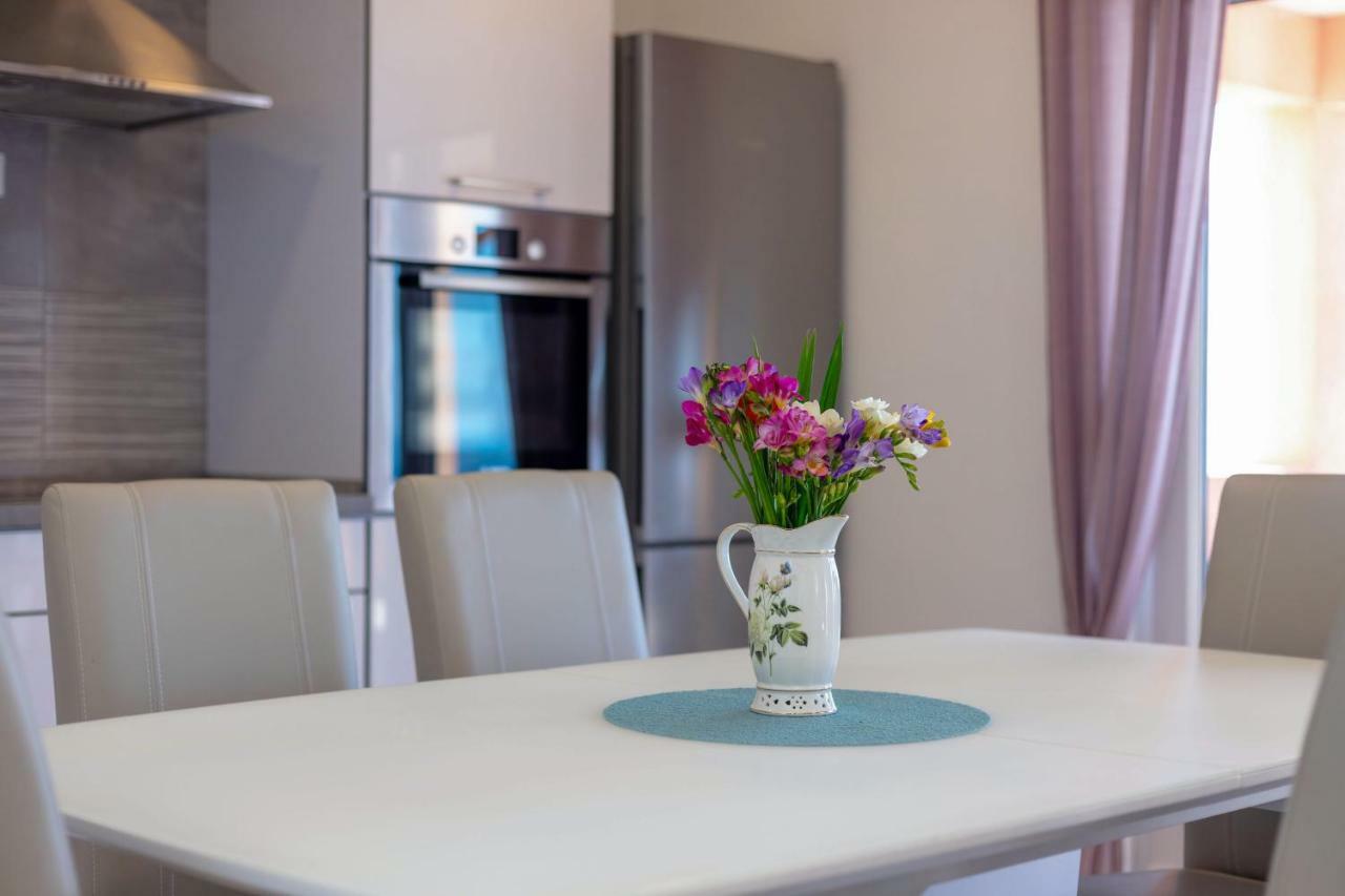 Luxury Apartment Nora Подстрана Экстерьер фото